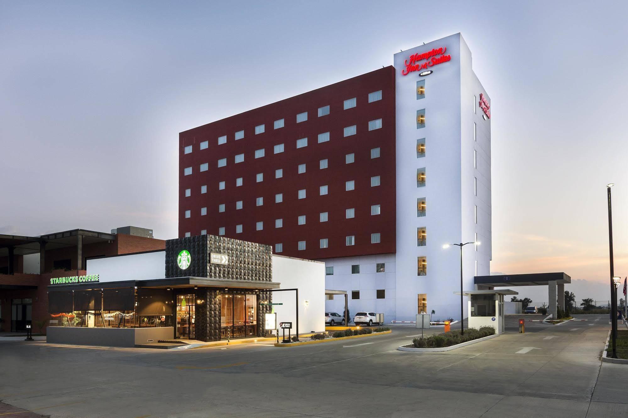 Hampton Inn & Suites By Hilton Salamanca Bajio Ngoại thất bức ảnh