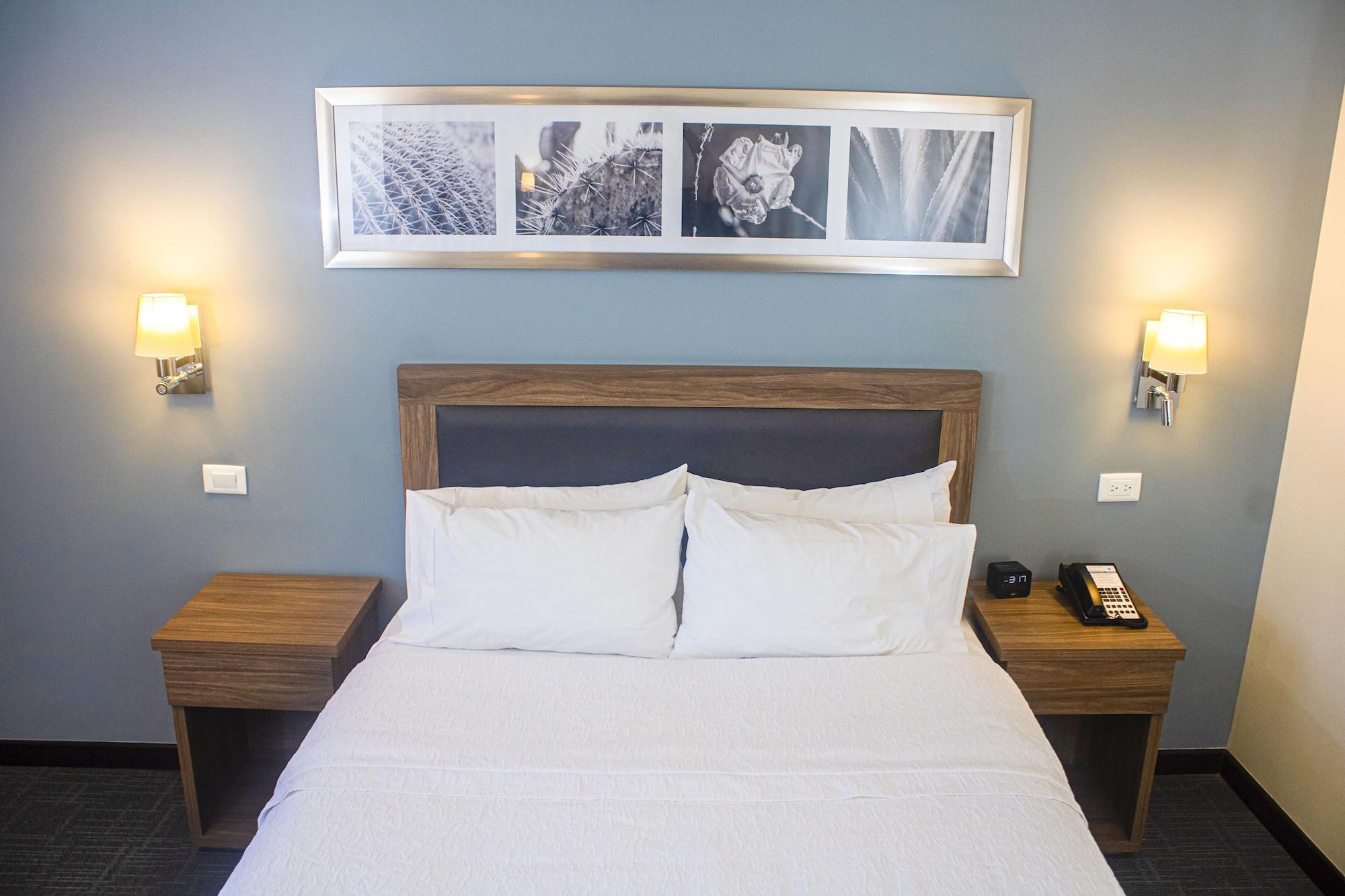 Hampton Inn & Suites By Hilton Salamanca Bajio Ngoại thất bức ảnh