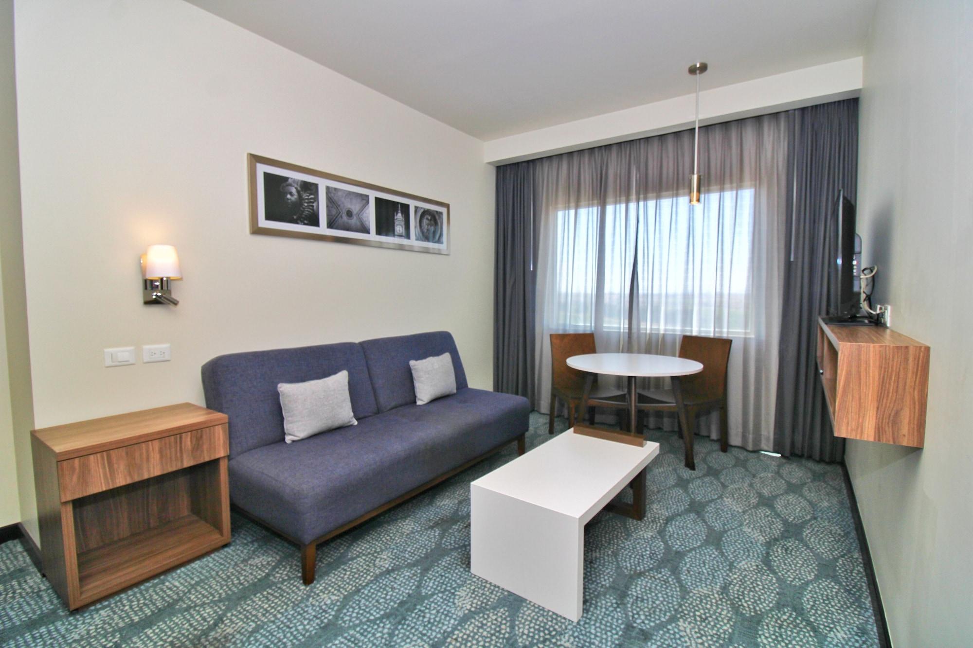 Hampton Inn & Suites By Hilton Salamanca Bajio Ngoại thất bức ảnh