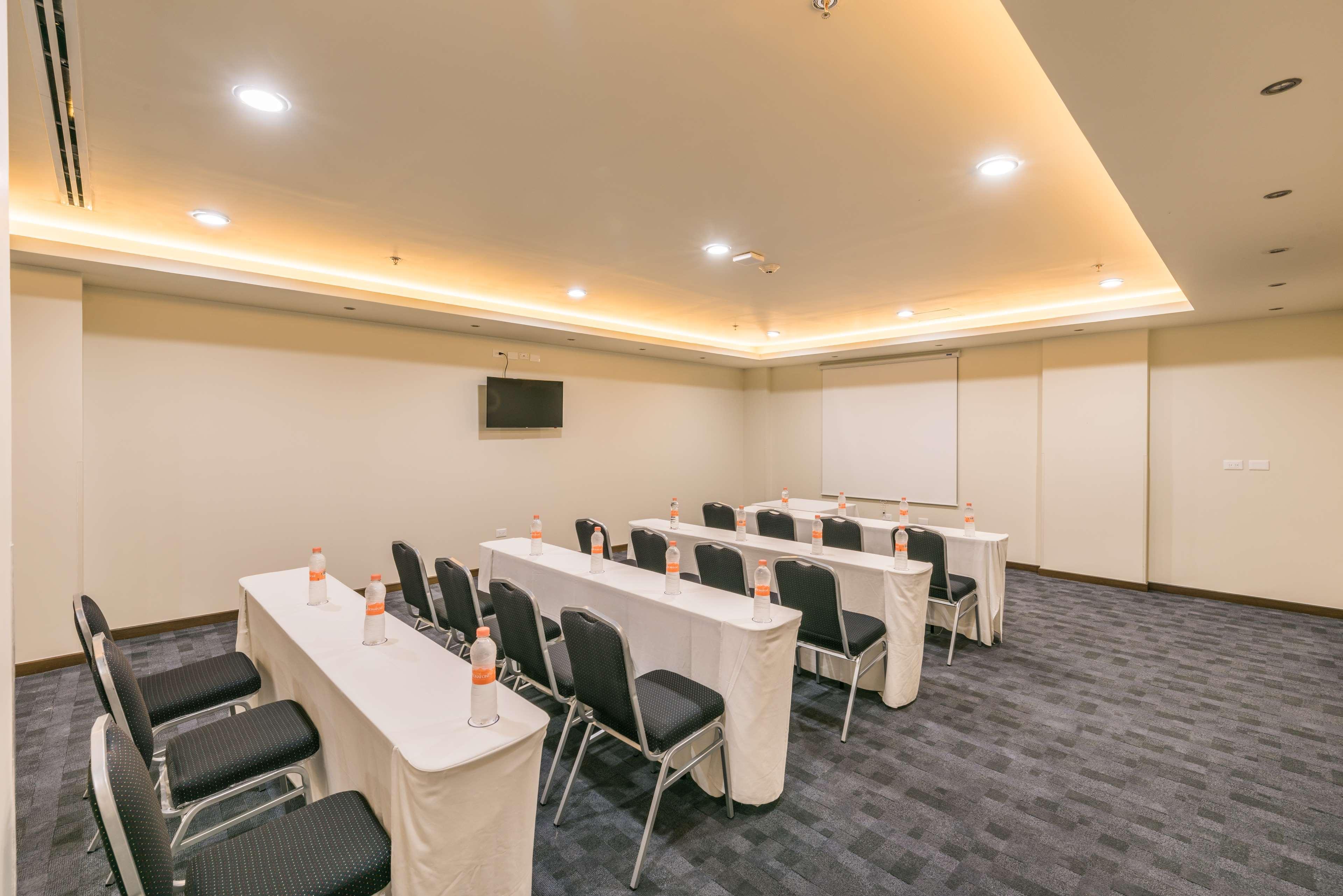 Hampton Inn & Suites By Hilton Salamanca Bajio Ngoại thất bức ảnh