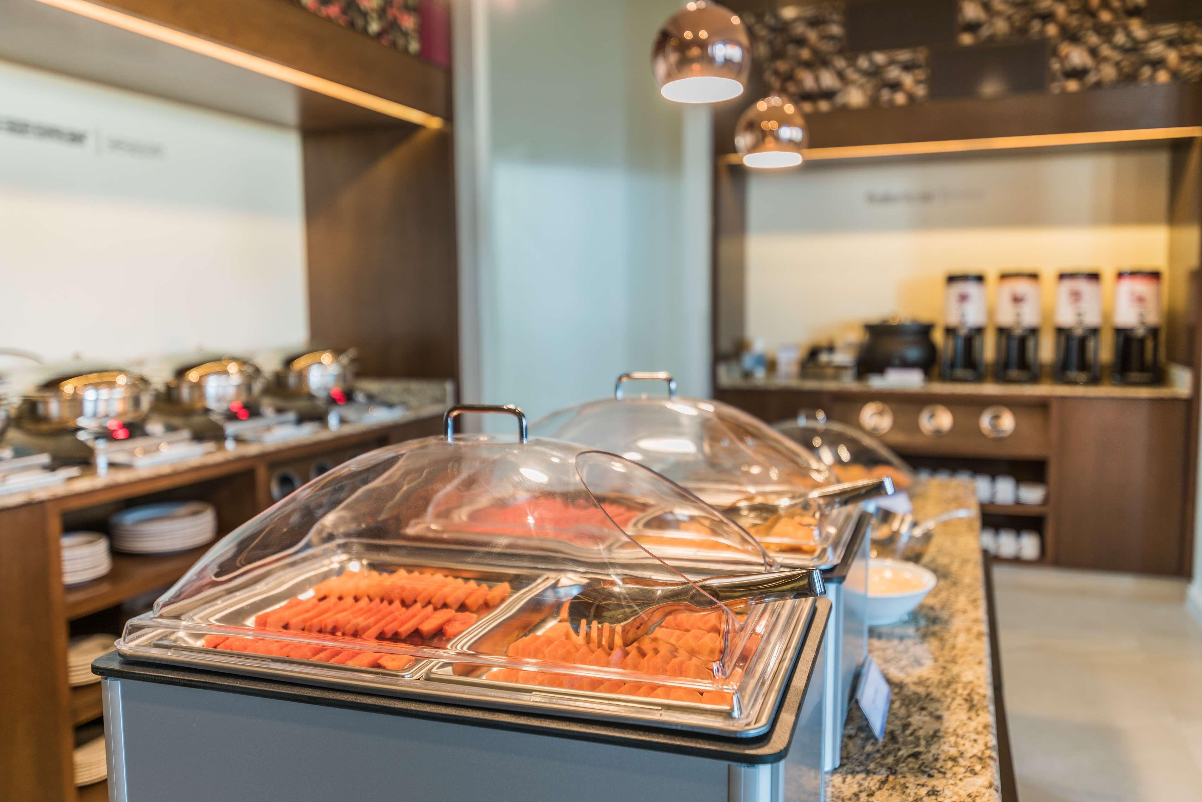 Hampton Inn & Suites By Hilton Salamanca Bajio Ngoại thất bức ảnh