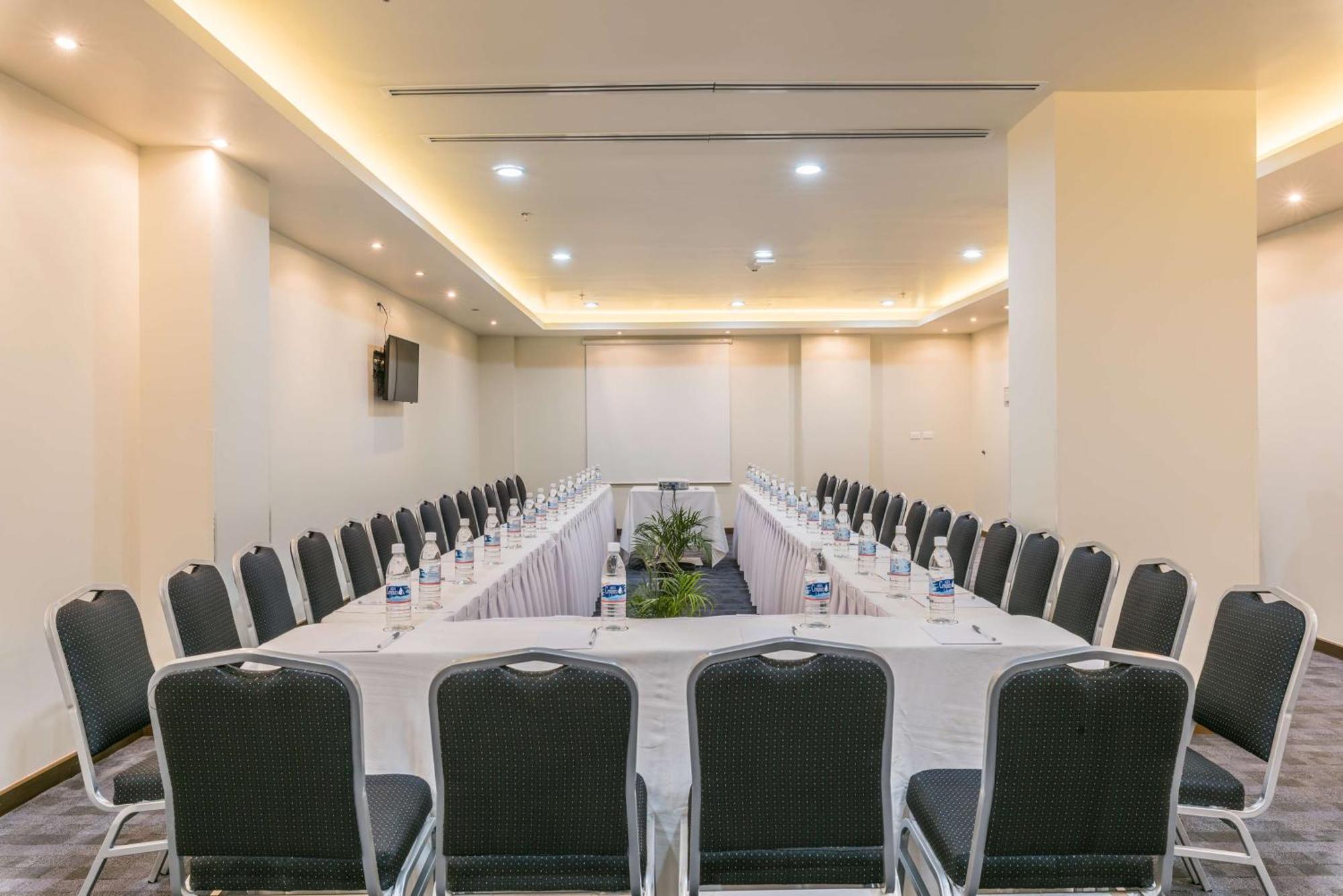 Hampton Inn & Suites By Hilton Salamanca Bajio Ngoại thất bức ảnh