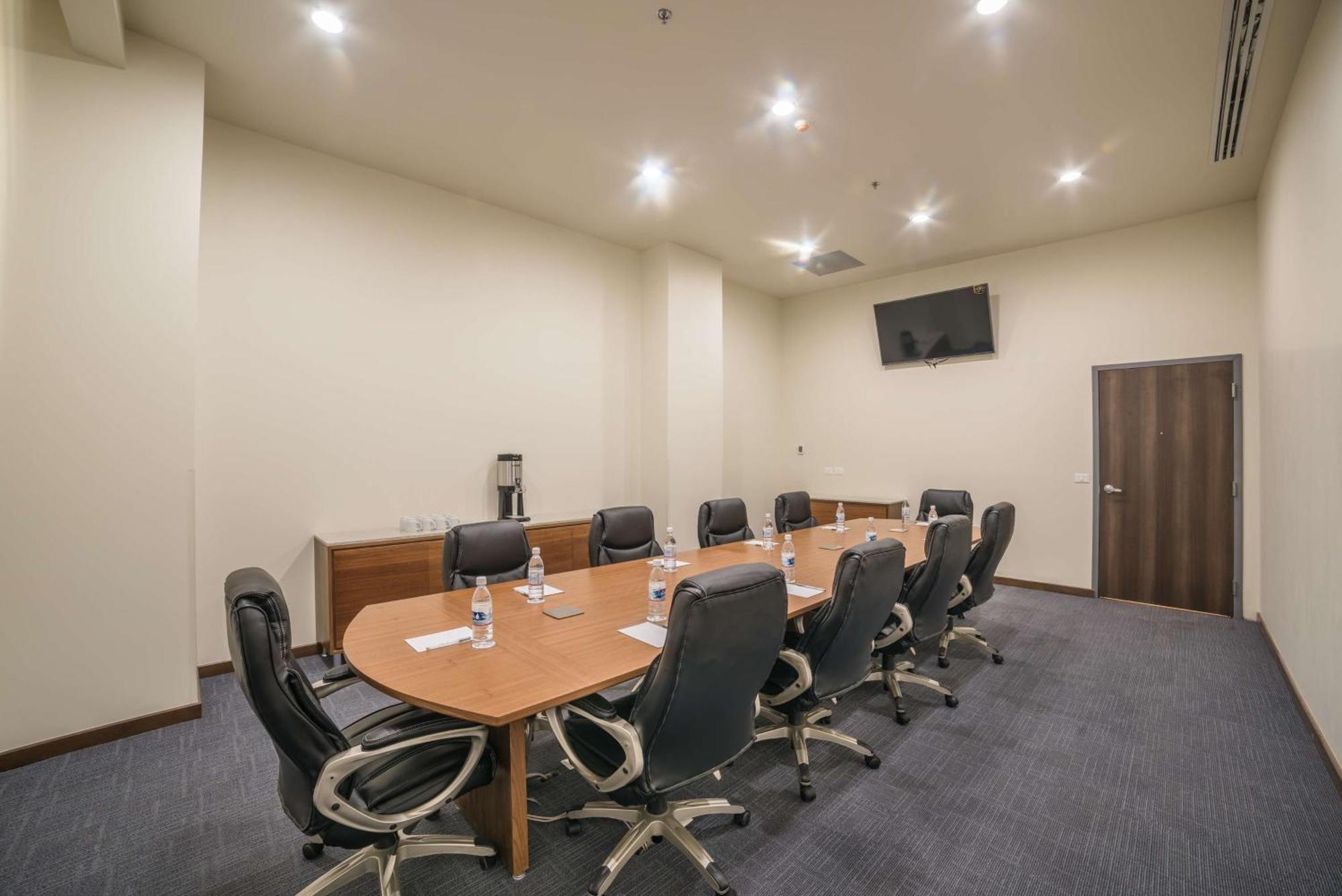 Hampton Inn & Suites By Hilton Salamanca Bajio Ngoại thất bức ảnh