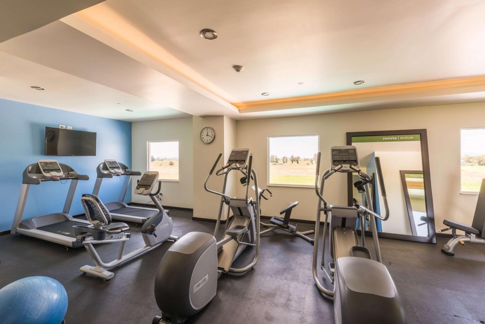 Hampton Inn & Suites By Hilton Salamanca Bajio Ngoại thất bức ảnh