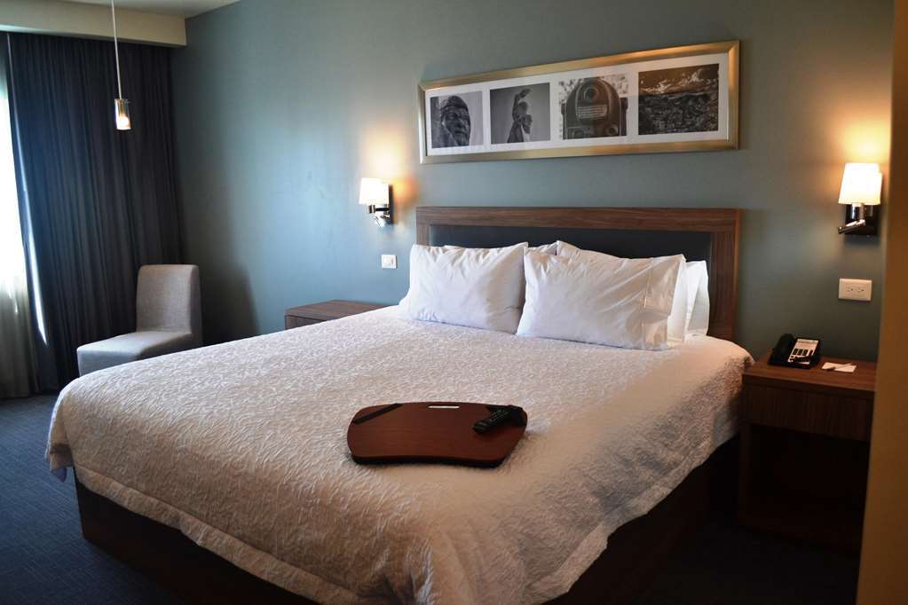 Hampton Inn & Suites By Hilton Salamanca Bajio Phòng bức ảnh