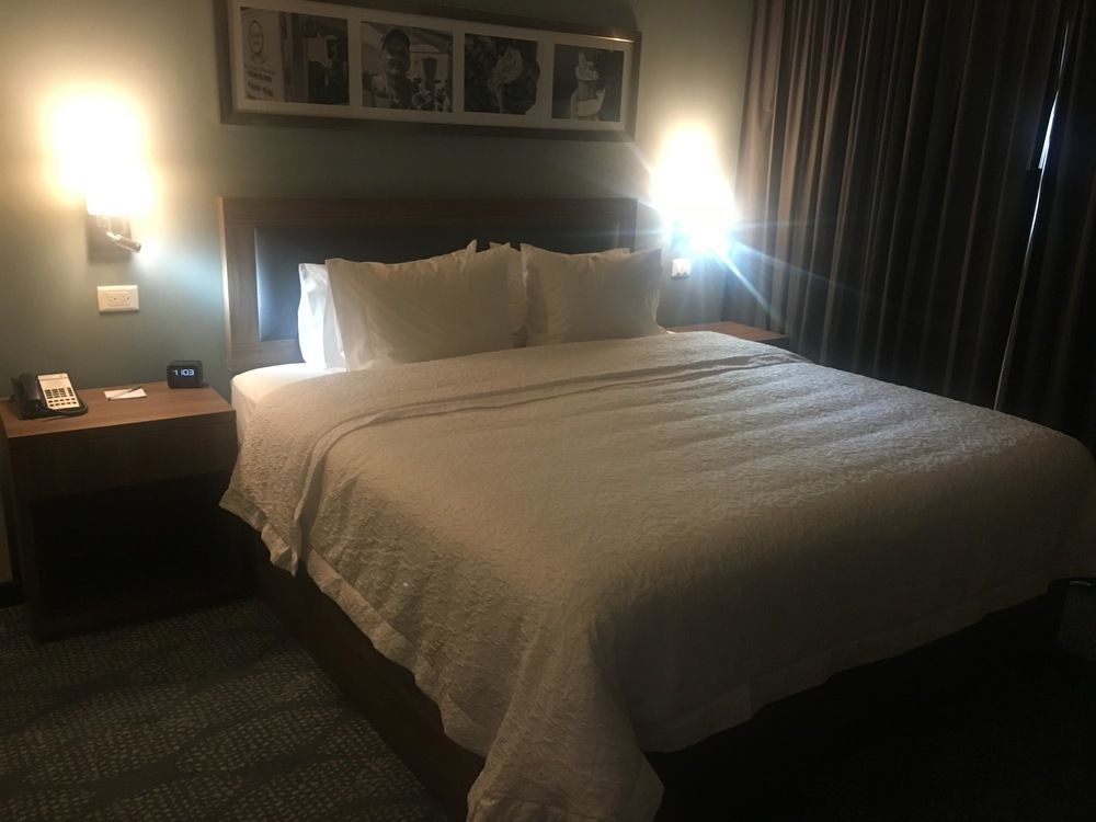 Hampton Inn & Suites By Hilton Salamanca Bajio Ngoại thất bức ảnh